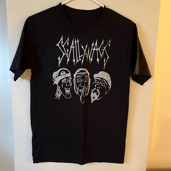 Scallywags (M) - Picture 1 of 1